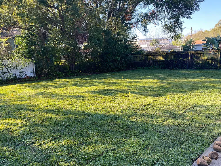 825 Wessex Pl — Photo 15