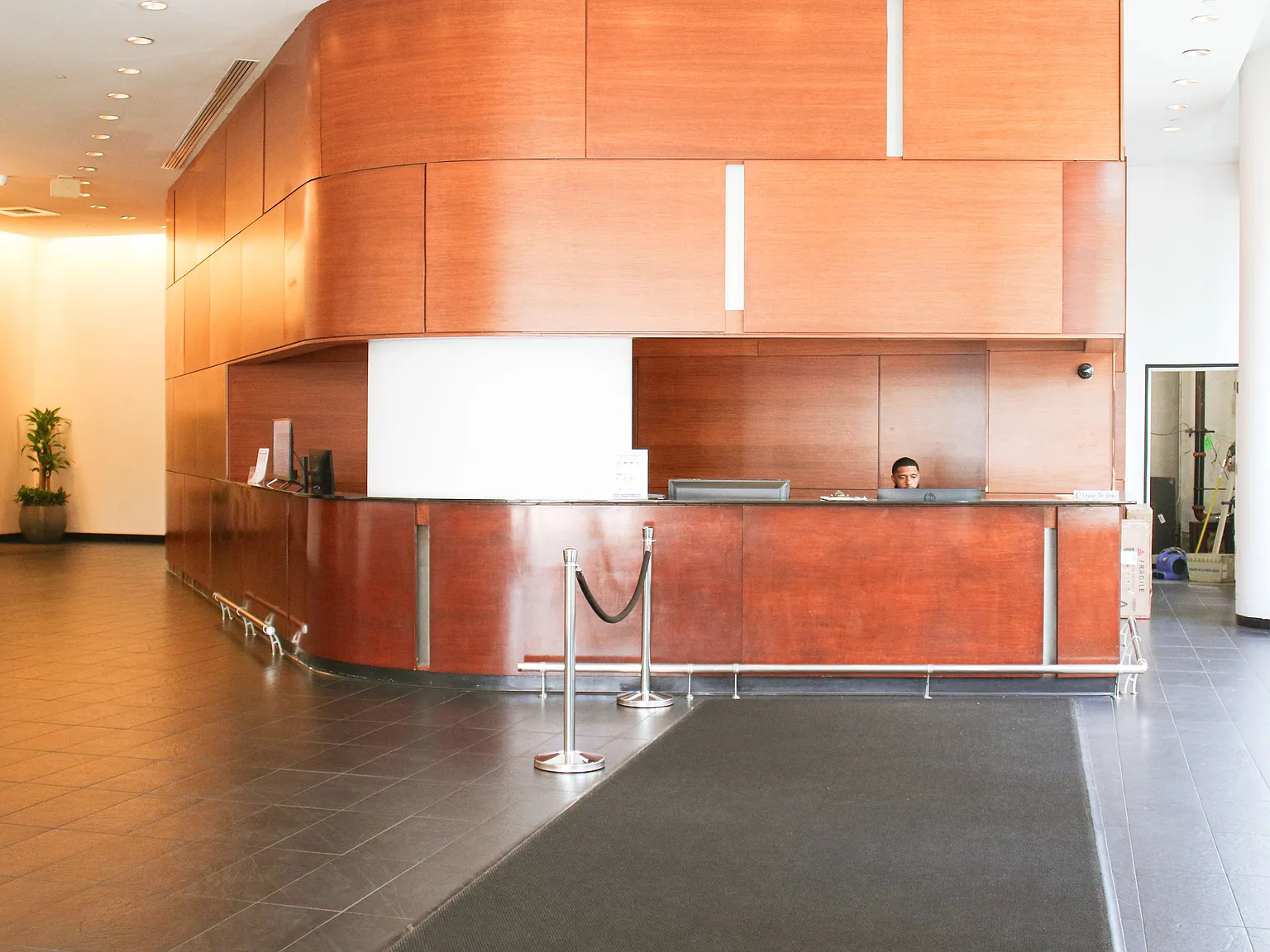 1 bed, 566 sqft, $3,400 — Photo 2