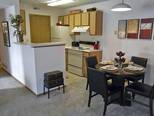 3rd image of 10862 Southwind Dr