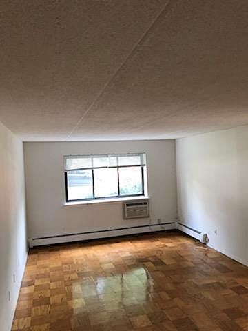 1st image of 10 Sweetfield Cir #M