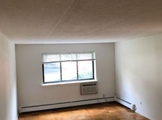 10 Sweetfield Cir #M, Yonkers, NY 10704