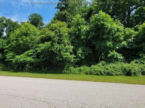 98 Graff Ln, Charleston, WV 25304