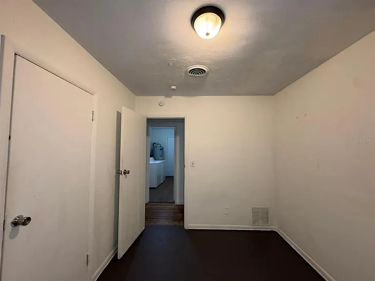 416 Sun Ct — Photo 3