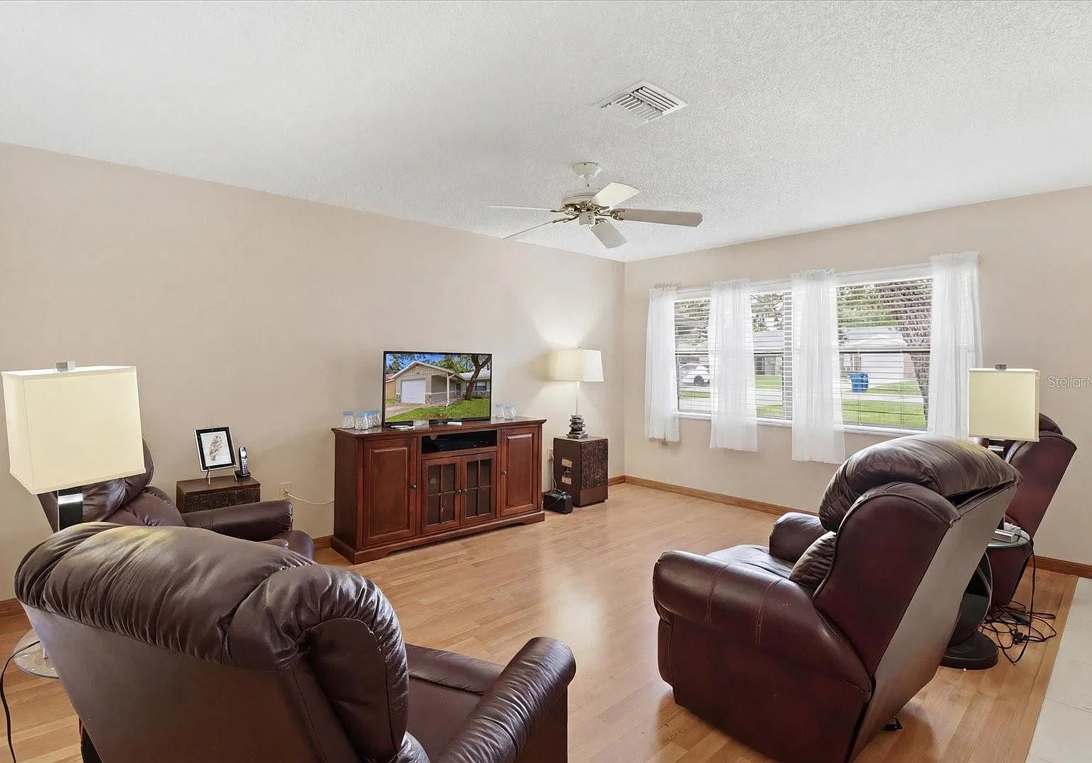 2 bed, 1009 sqft, $1,750 — Photo 3