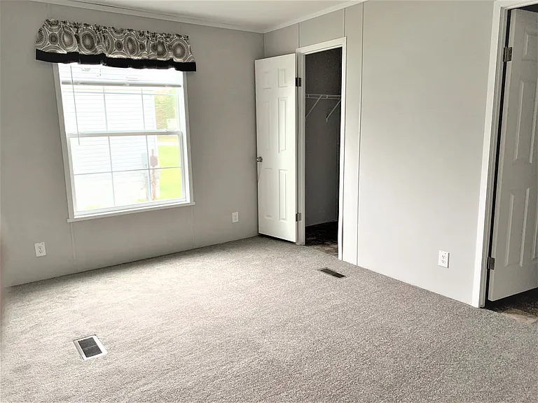Oak Hill Estates — Photo 40