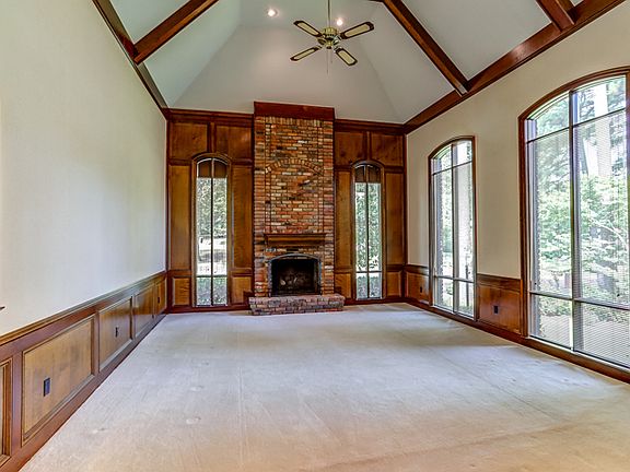 3rd image of 3070 Oakleigh Ln