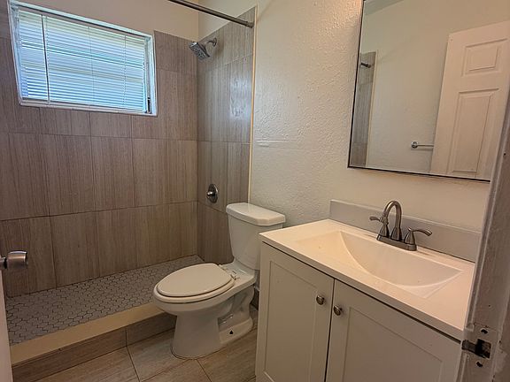 5th image of 11090 SW 217th St