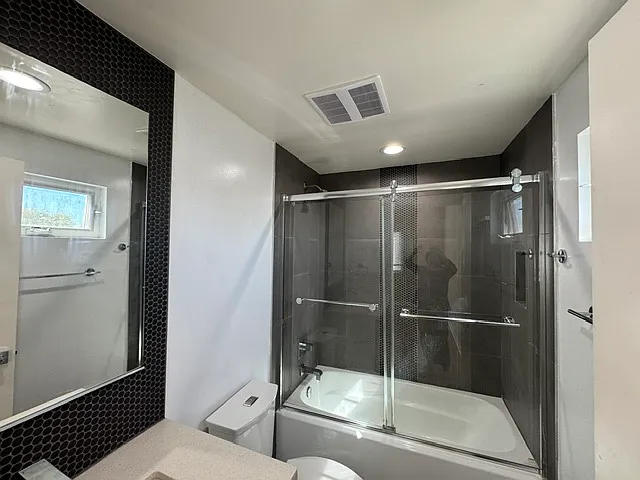961 1/2 N Saint Andrews Pl #1 — Photo 6