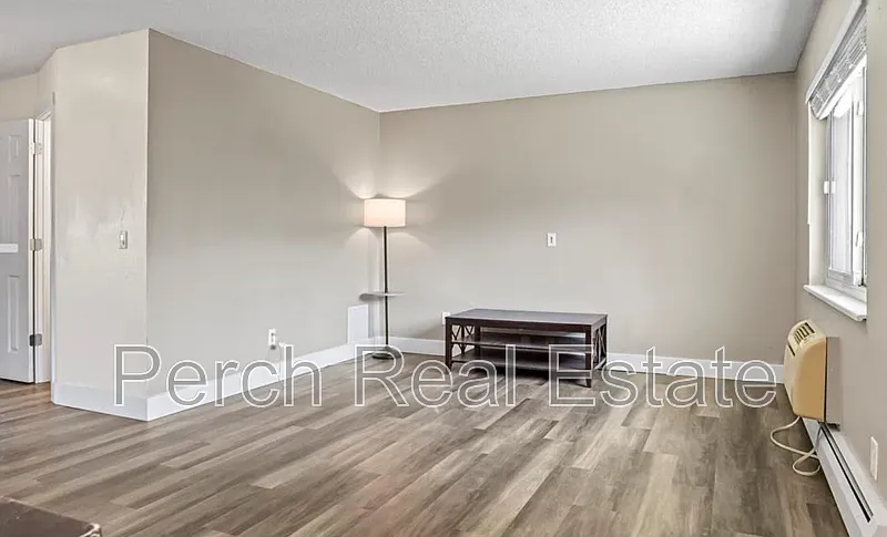2 bed, 1.0 bath, 730 sqft, $1,578 — Photo 3