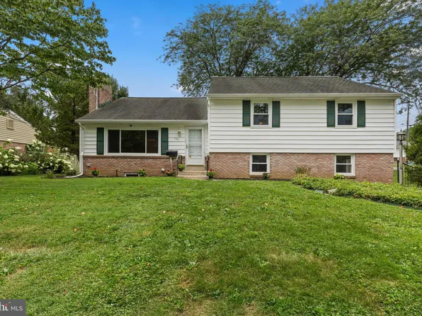 433 Spring Dr, Millersville, PA 17551