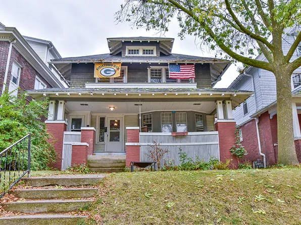 2970 N Prospect Ave, Milwaukee, WI 53211
