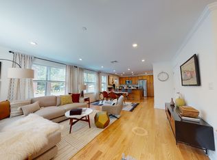 104 Ellery Ct #1, Chestnut Hill, MA 02467