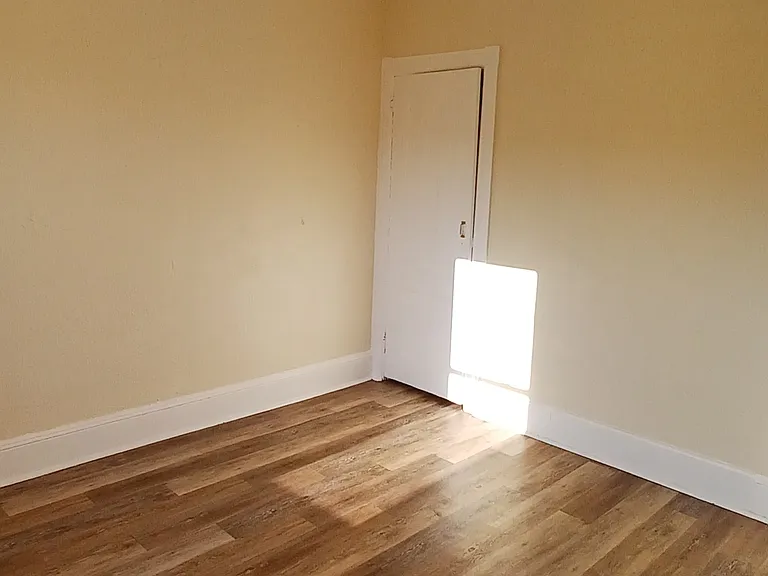 125 S 13th St #B — Photo 31