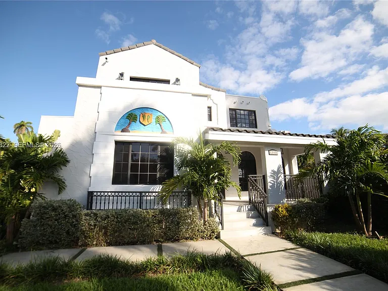 1345 Hollywood Blvd — Photo 4