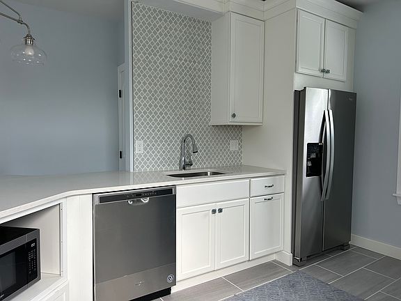2nd image of 141 Adams St