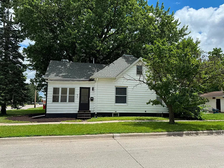 51 E Bradley Ave — Photo 4