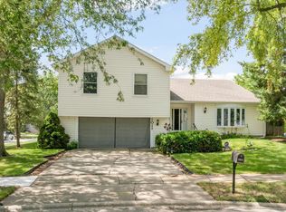 1011 Churchill Dr, Bolingbrook, IL 60440