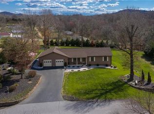 81 Pin Oak Ln, Taylorsville, NC 28681