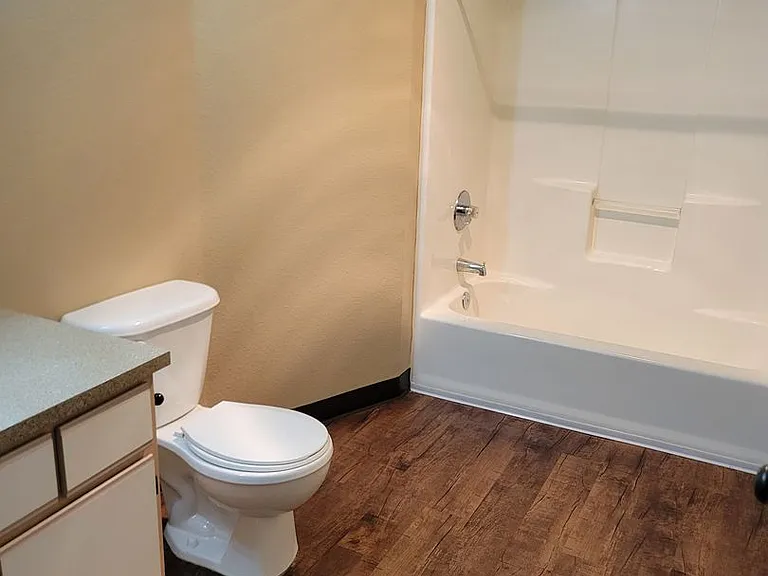 South Vista Apartments — Photo 19