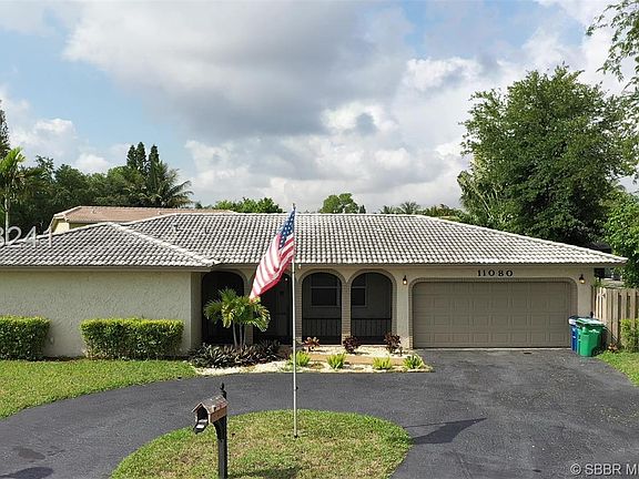 4th image of 11080 NW 44th St