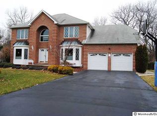 8 Candeub Ct, Manalapan, NJ 07726