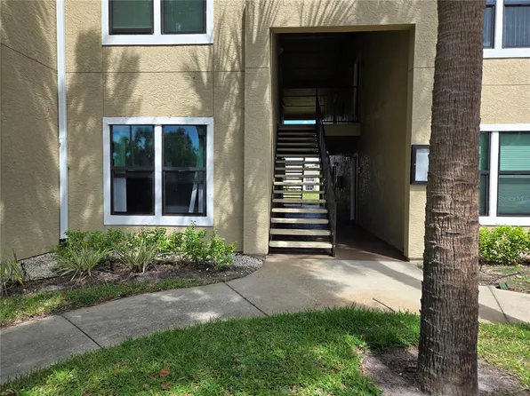 4021 Crockers Lake Blvd #11, Sarasota, FL 34238