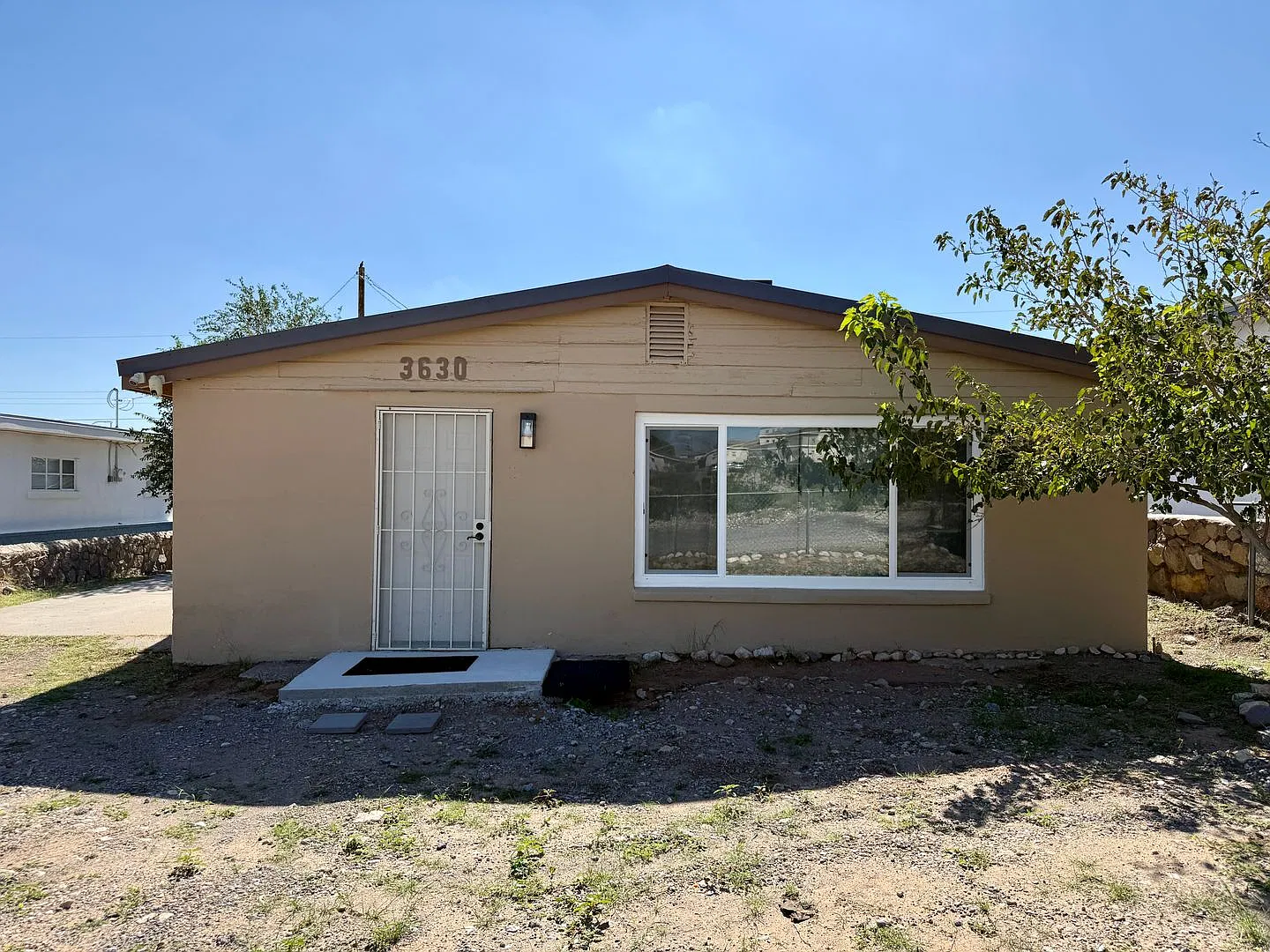 Beautiful Rental Home Comfortable Living on Evalyn Lane — Photo 1