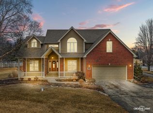 1813 Winchester Ct, Oswego, IL 60543