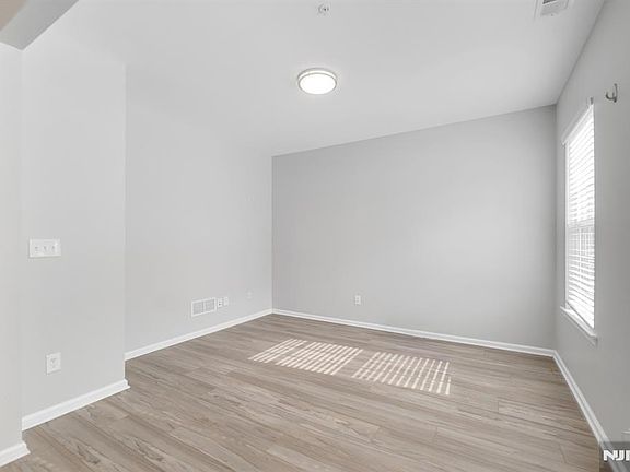 3rd image of 62 Truman Dr