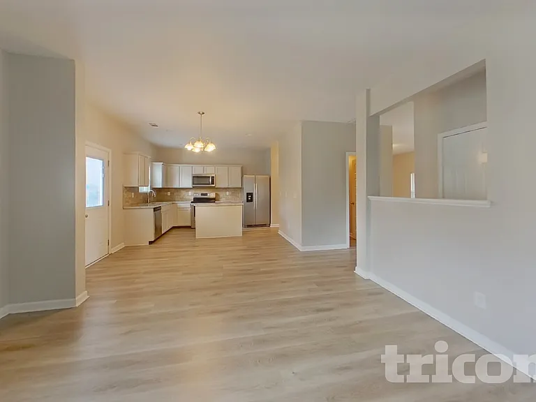 283 Pernell Dr — Photo 3
