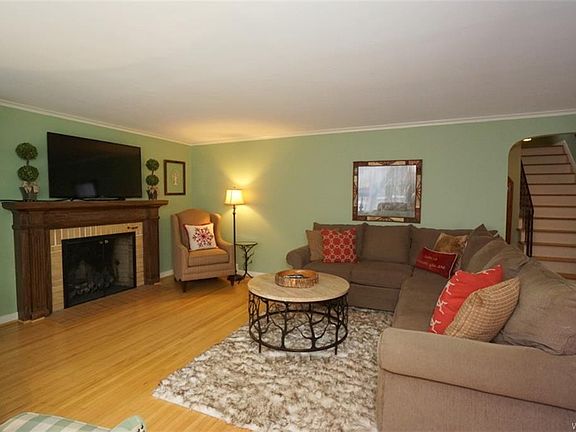 4th image of 36 Garden Ct