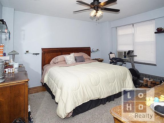 5th image of 573 Grand St APT D405