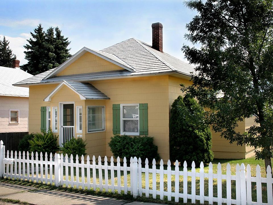 Centrally located in CLe Elum, one block from city hall.