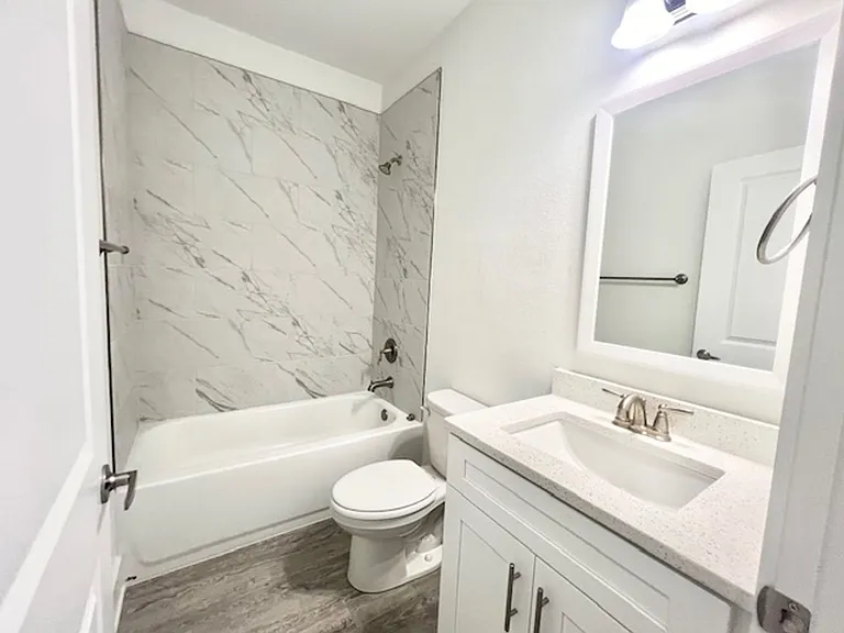 107 Date Palm Ln — Photo 17