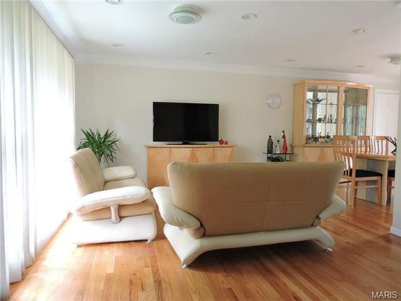3rd image of 1339 Henriette Hills Dr