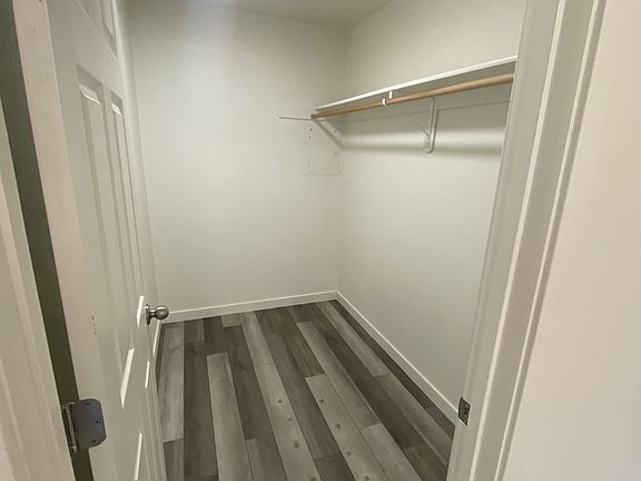 4th image of 3671 Spruce Ave
