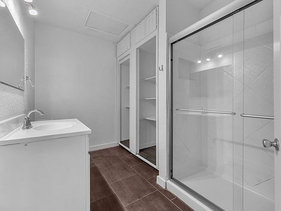 3rd image of 402 Ada St APT 2