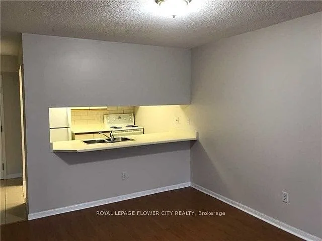 12 Laurelcrest St #303 — Photo 8