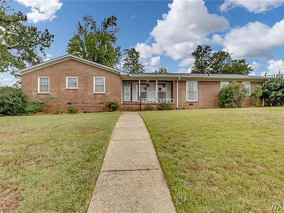 3rd image of 131 Lenora Dr