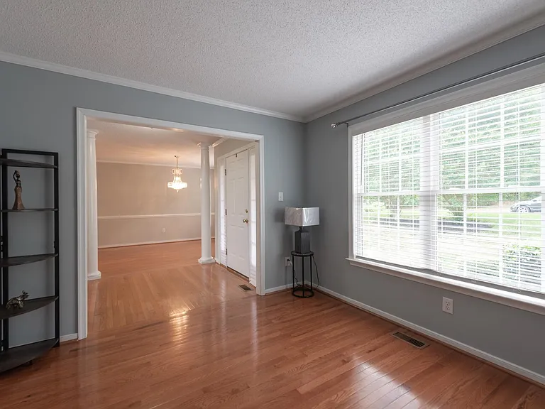 5121 Lippingham Ln — Photo 6
