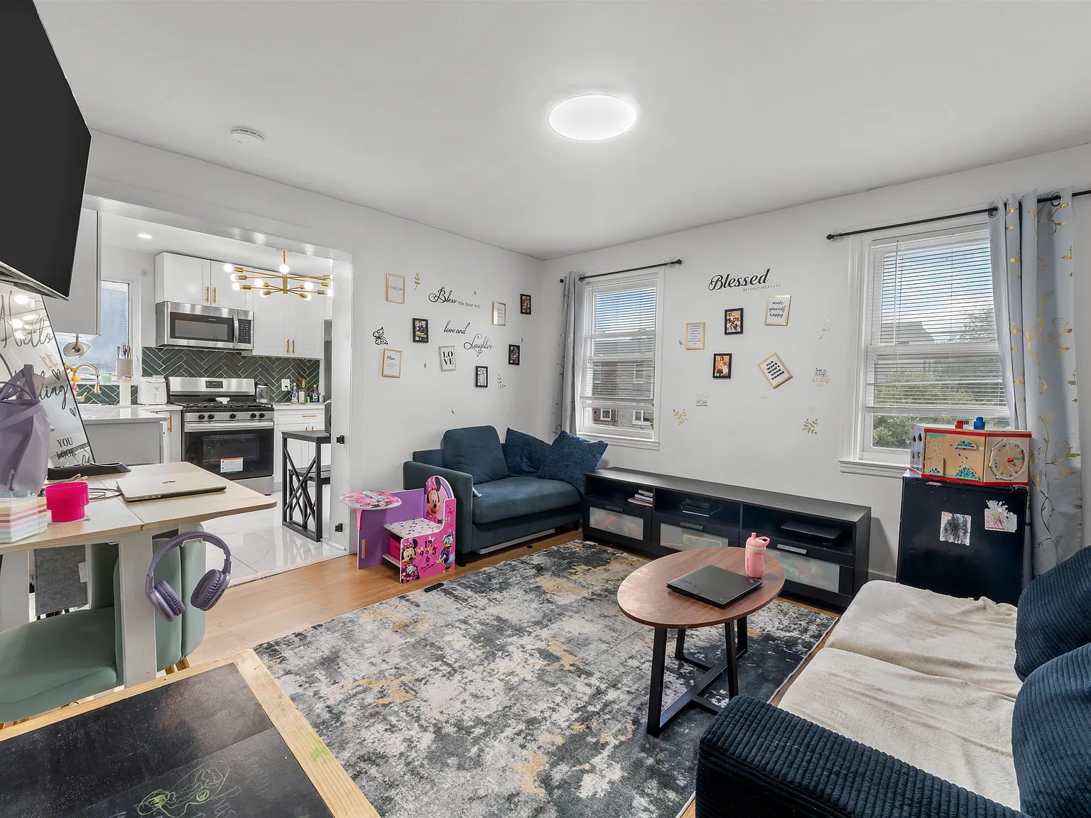 2 bed, 1.0 bath, $2,350 — Photo 4
