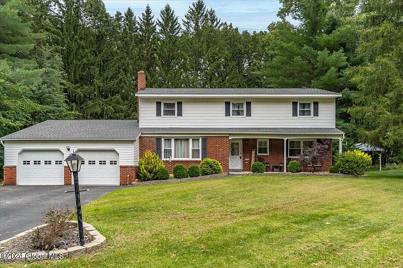 3rd image of 29 Pinehurst Drive