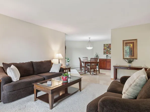 2230 Midland Grove Rd APT 208, Roseville, MN 55113