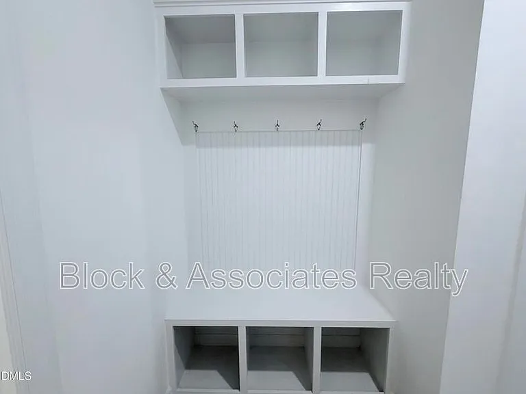 611 Contento Ct — Photo 7