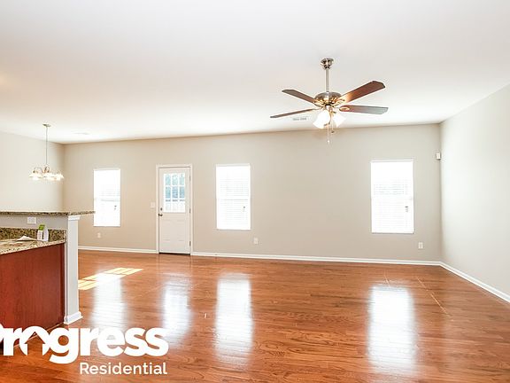 5th image of 140 Autumn Bluff Cir