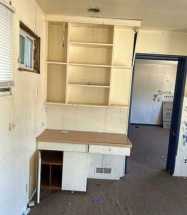 3rd image of 13540 Dartmouth Ave