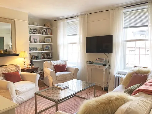 15 Joy St Photo 1