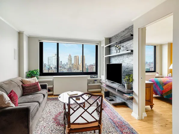 2025 Broadway #24F, New York, NY 10023