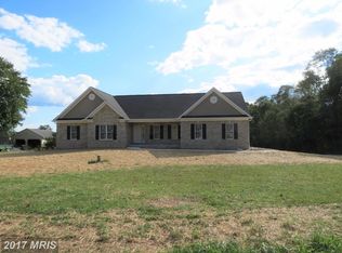 313 Earl Dr, Sykesville, MD 21784