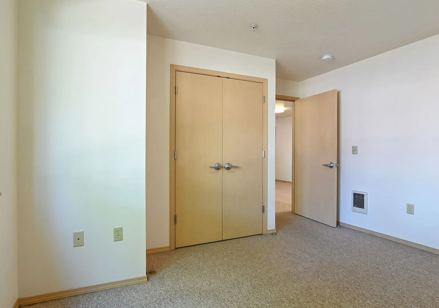 Hays Apartments — Photo 4